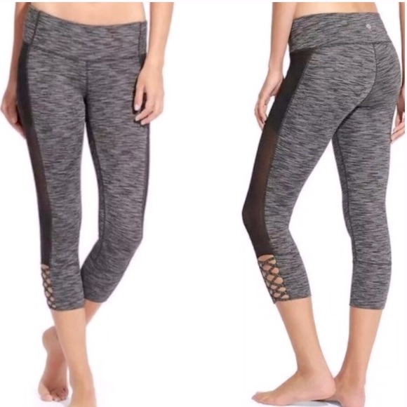 Athleta Pants - Athleta Mesh Panel Capri Leggings Size XS